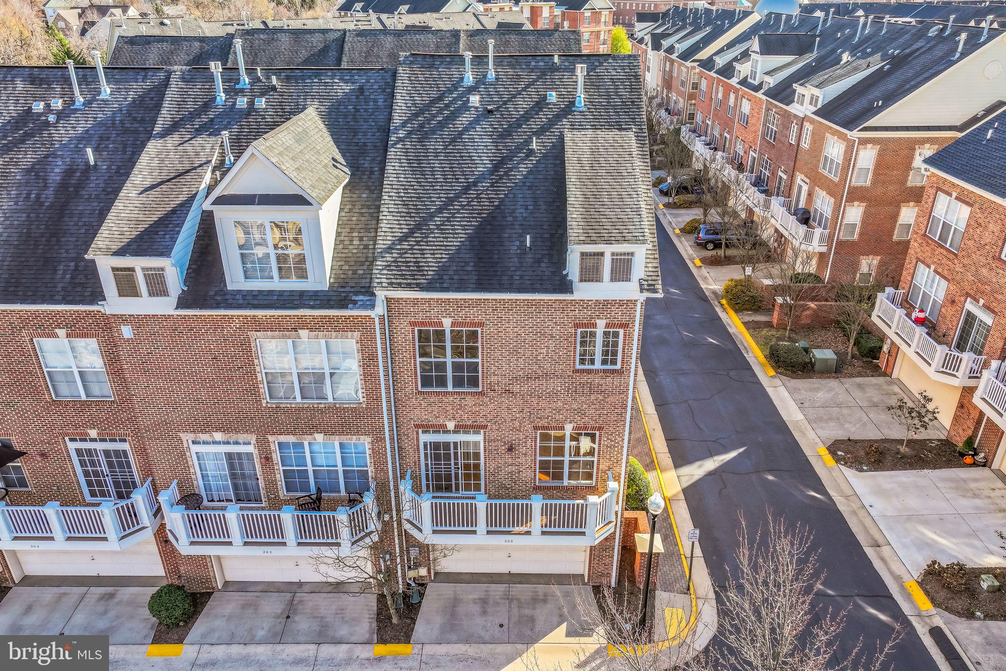 FORTNIGHTLY SQUARE - Residential