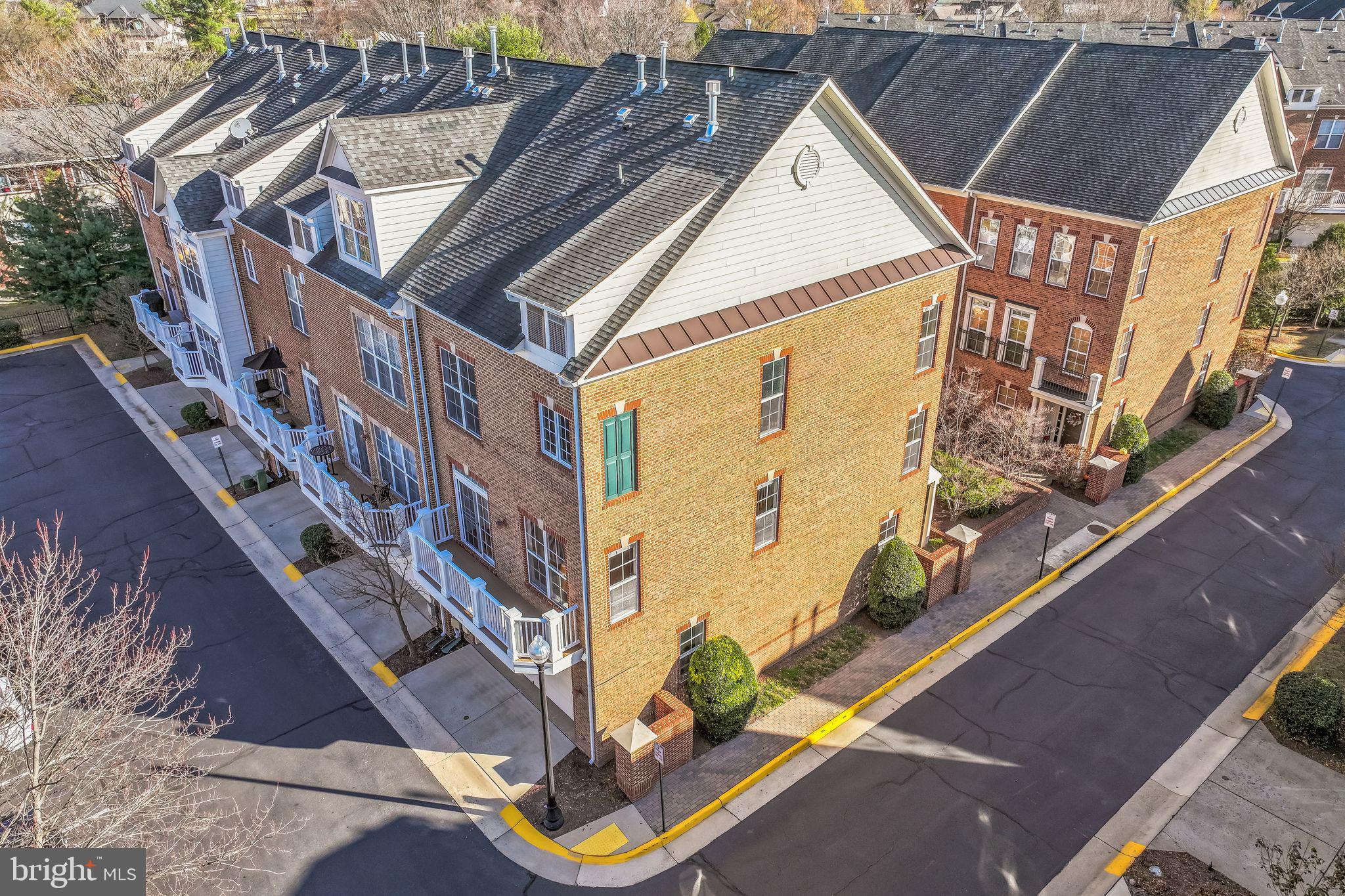 FORTNIGHTLY SQUARE - Residential