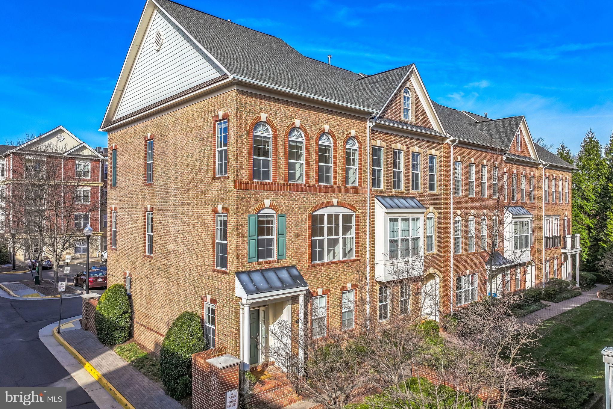 FORTNIGHTLY SQUARE - Residential