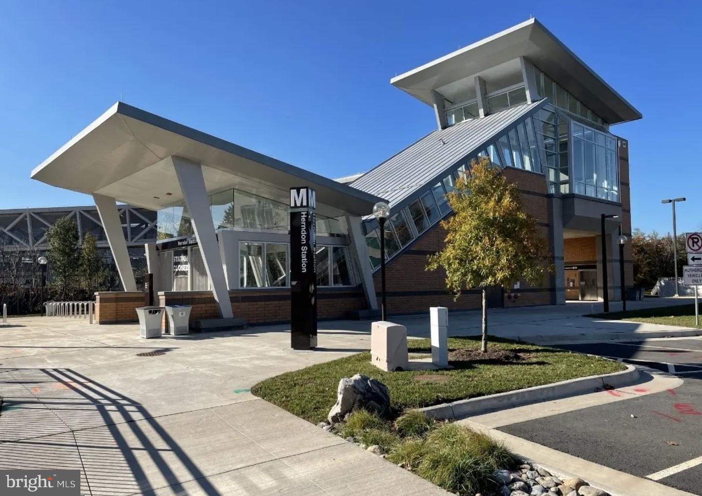 FORTNIGHTLY SQUARE - Residential