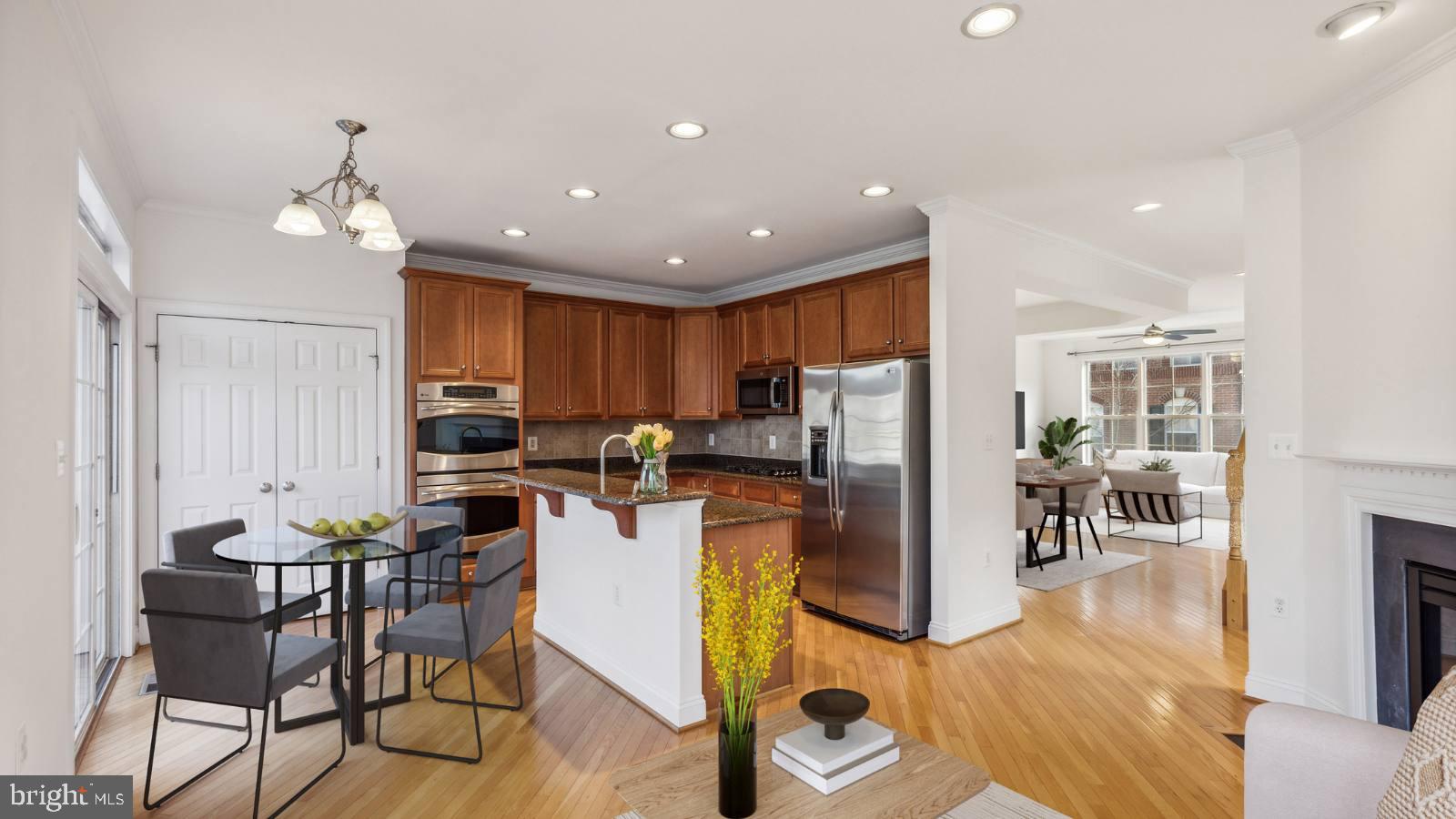 FORTNIGHTLY SQUARE - Residential