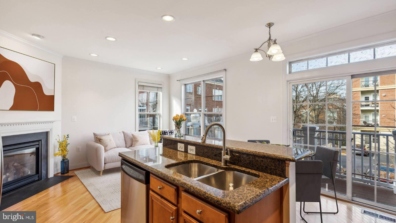 FORTNIGHTLY SQUARE - Residential