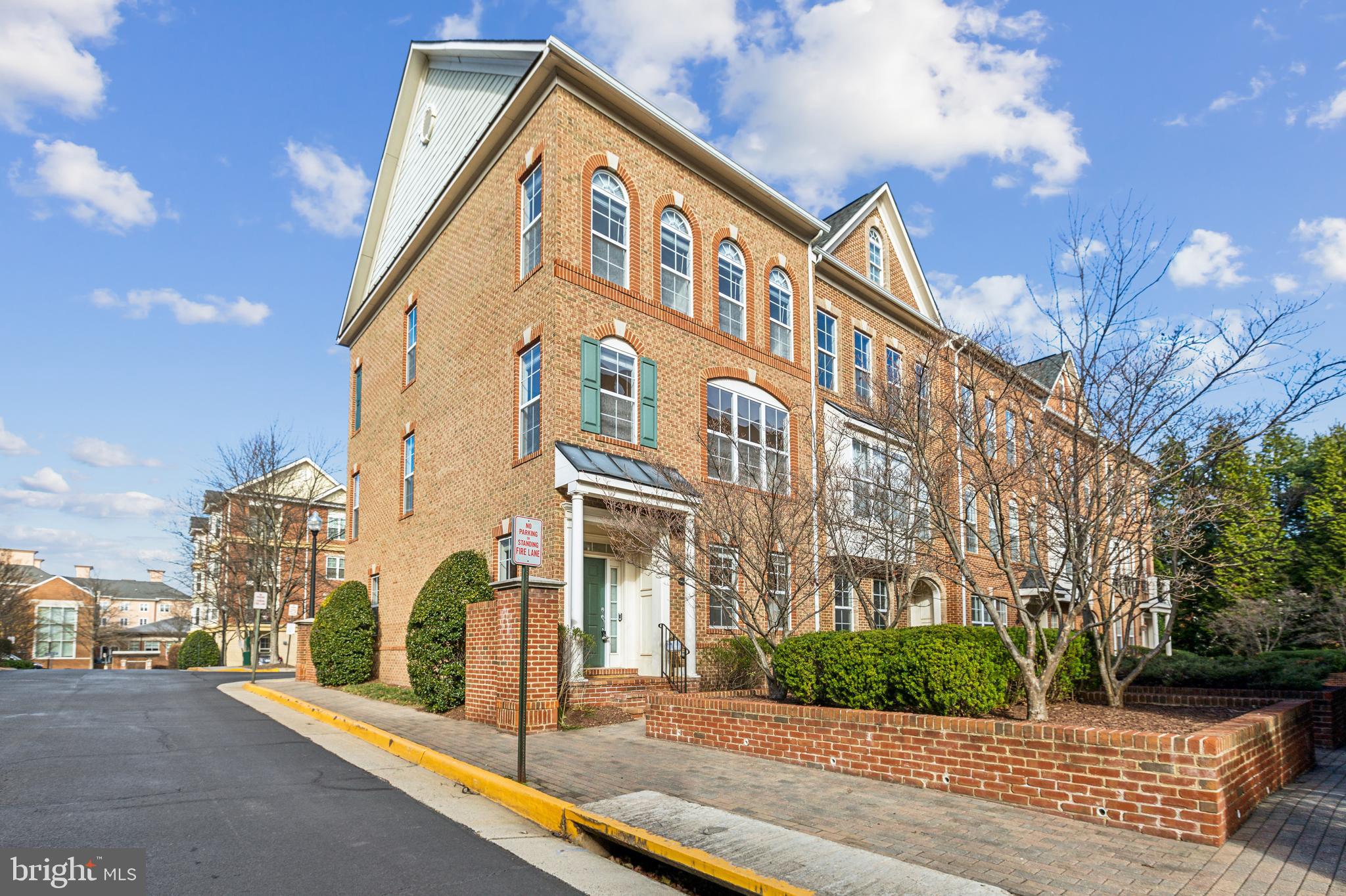 FORTNIGHTLY SQUARE - Residential