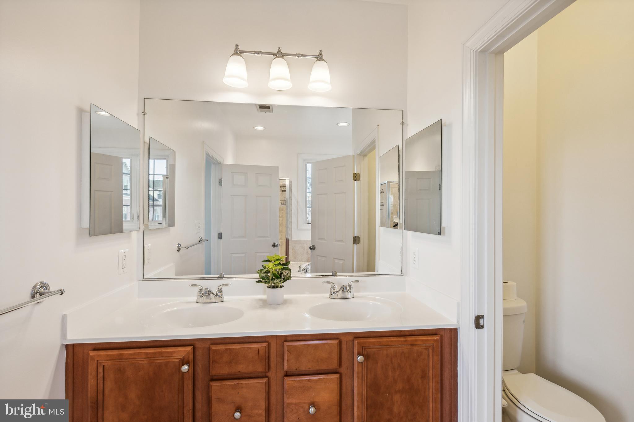 FORTNIGHTLY SQUARE - Residential