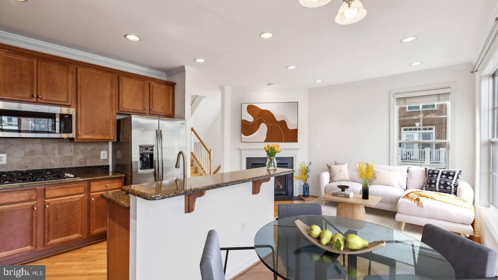 FORTNIGHTLY SQUARE - Residential