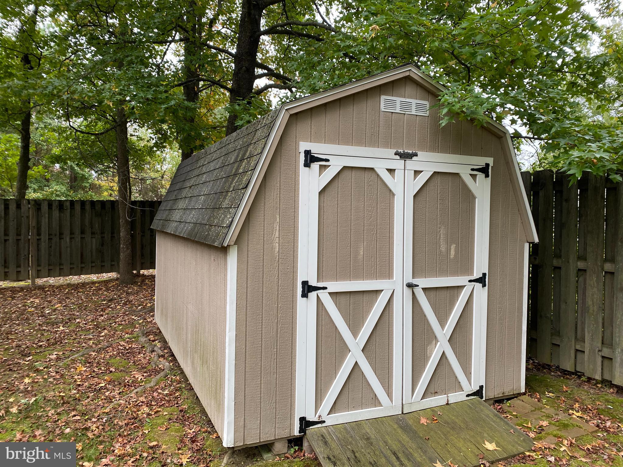 LYNNBROOK - Residential Lease