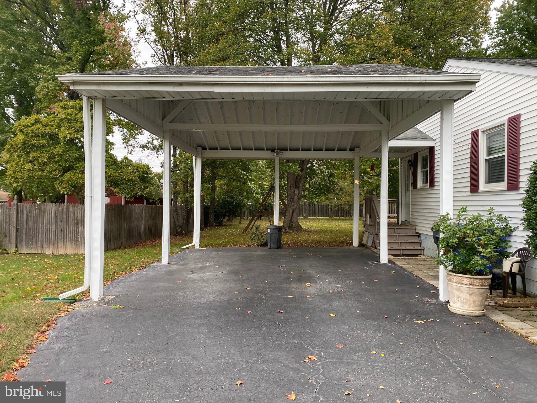 LYNNBROOK - Residential Lease