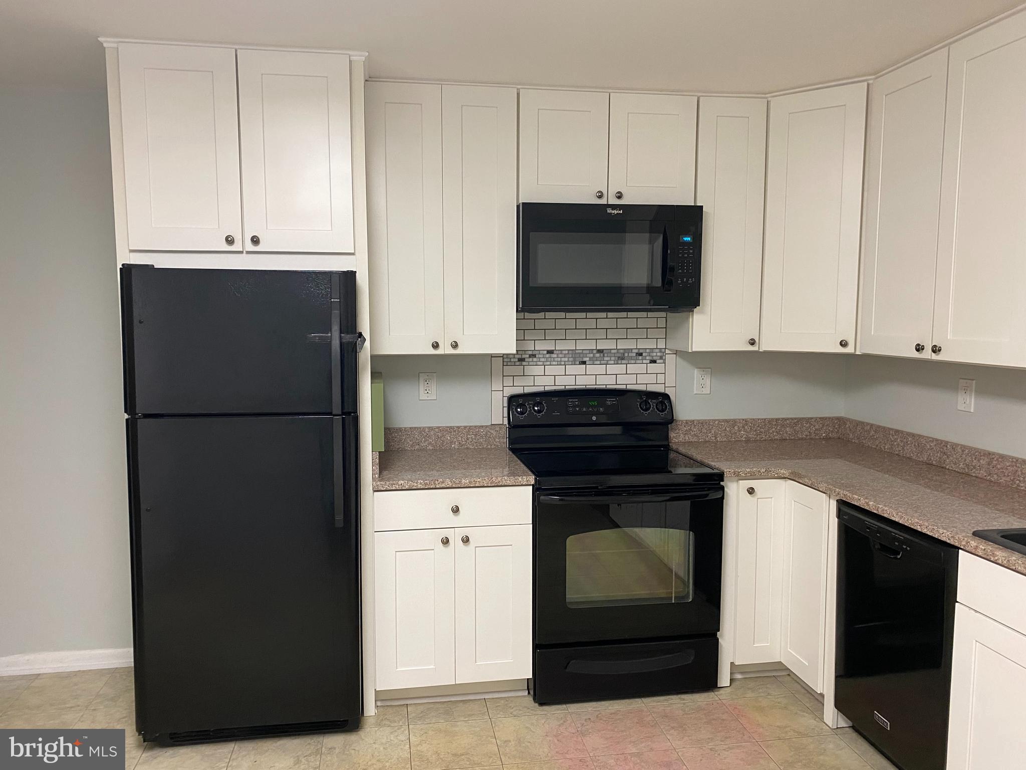 LYNNBROOK - Residential Lease