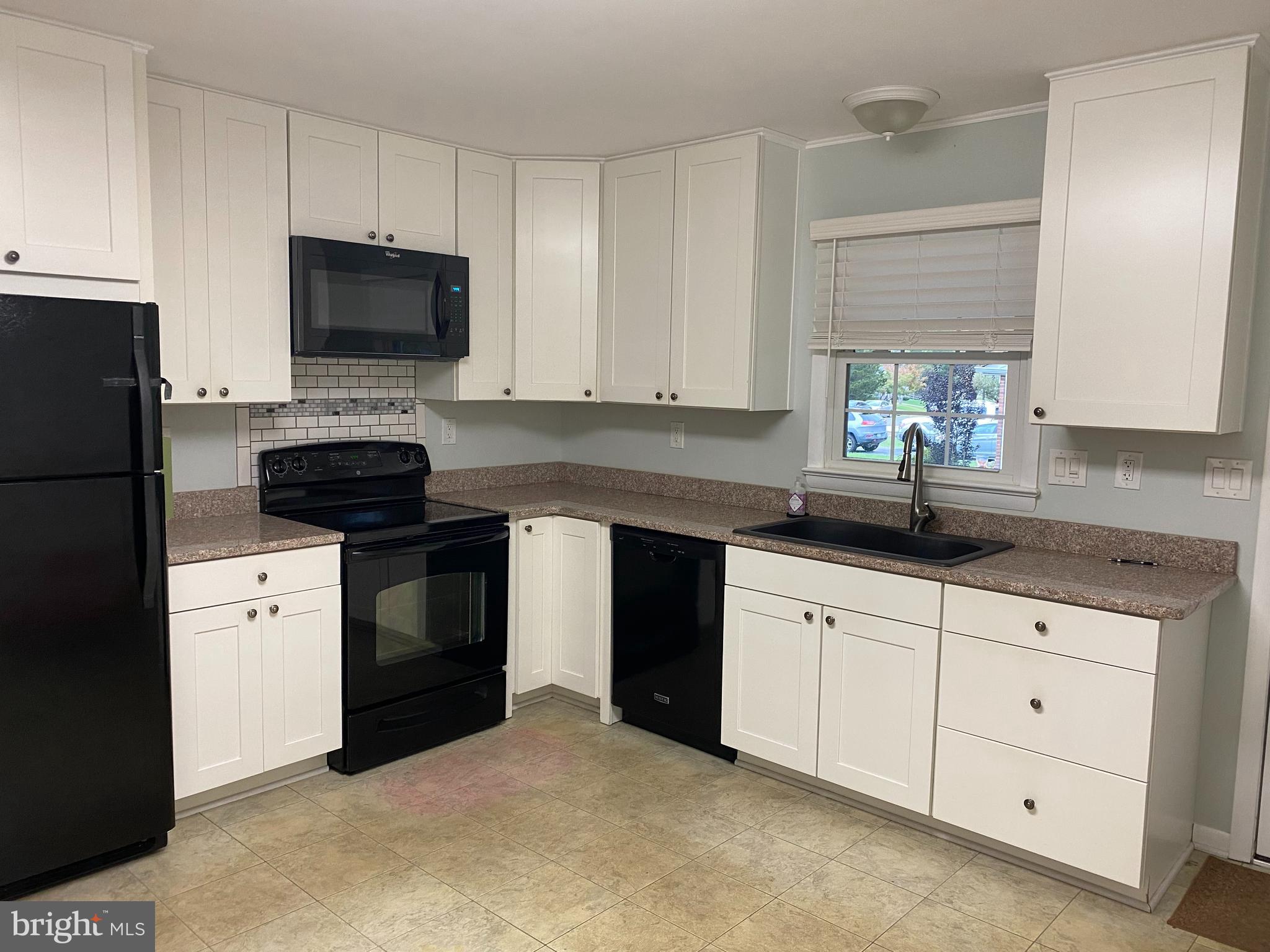 LYNNBROOK - Residential Lease