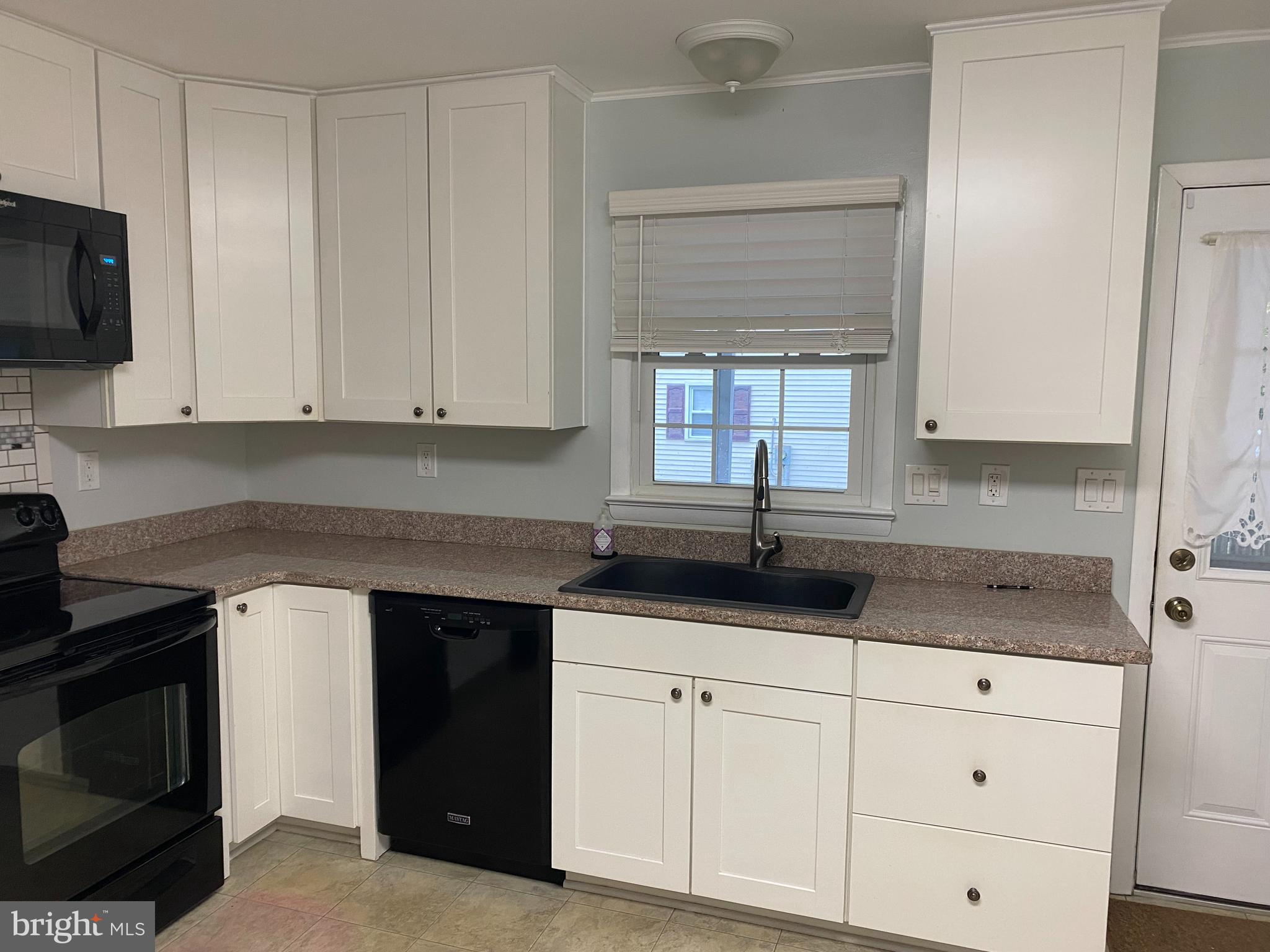 LYNNBROOK - Residential Lease