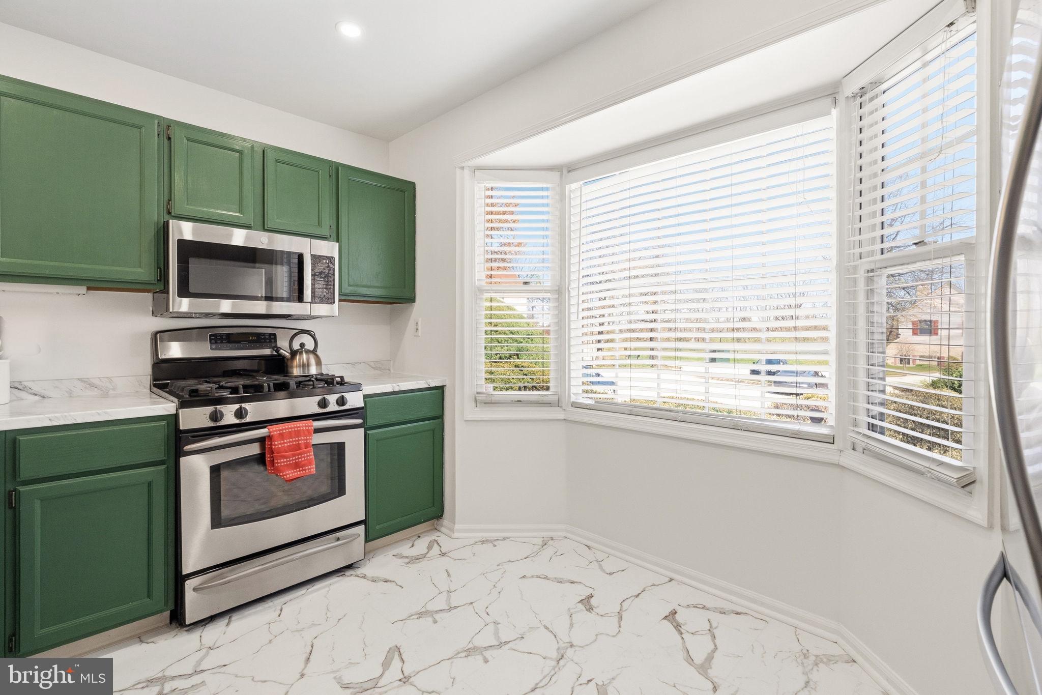 TRENT MANOR - Residential