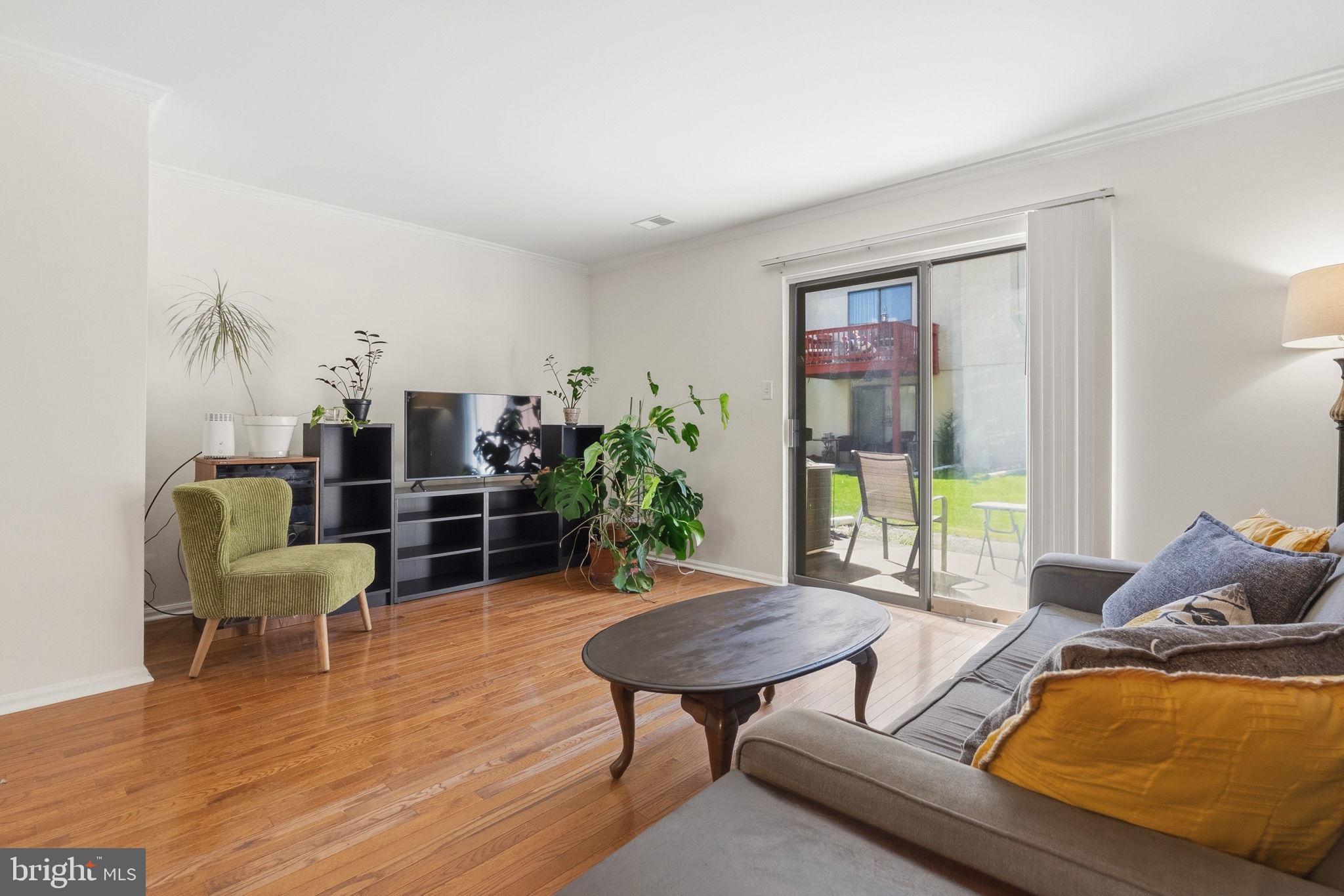 TRENT MANOR - Residential