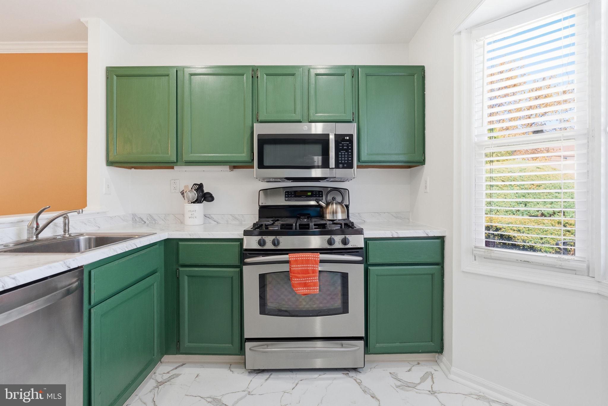 TRENT MANOR - Residential