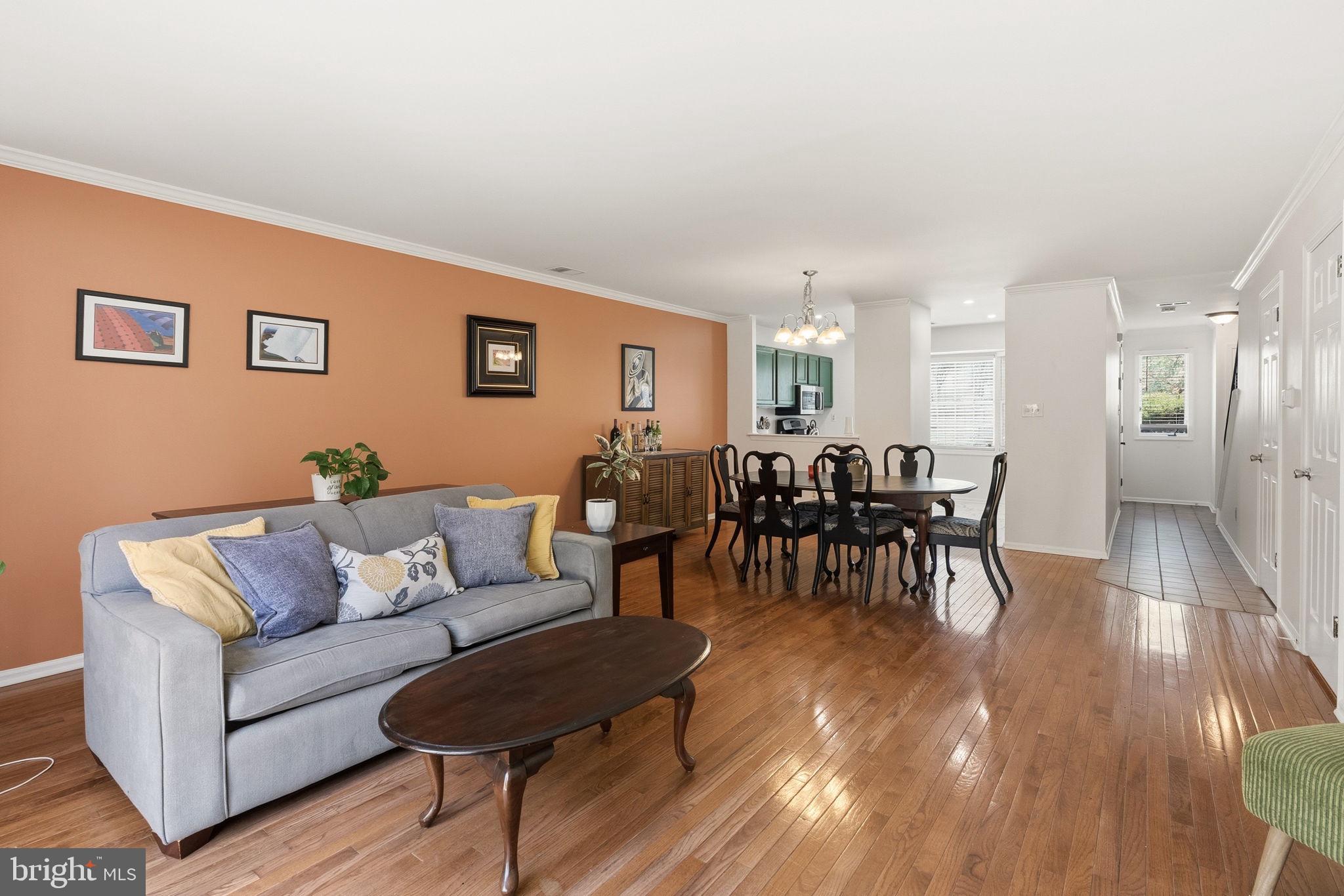 TRENT MANOR - Residential