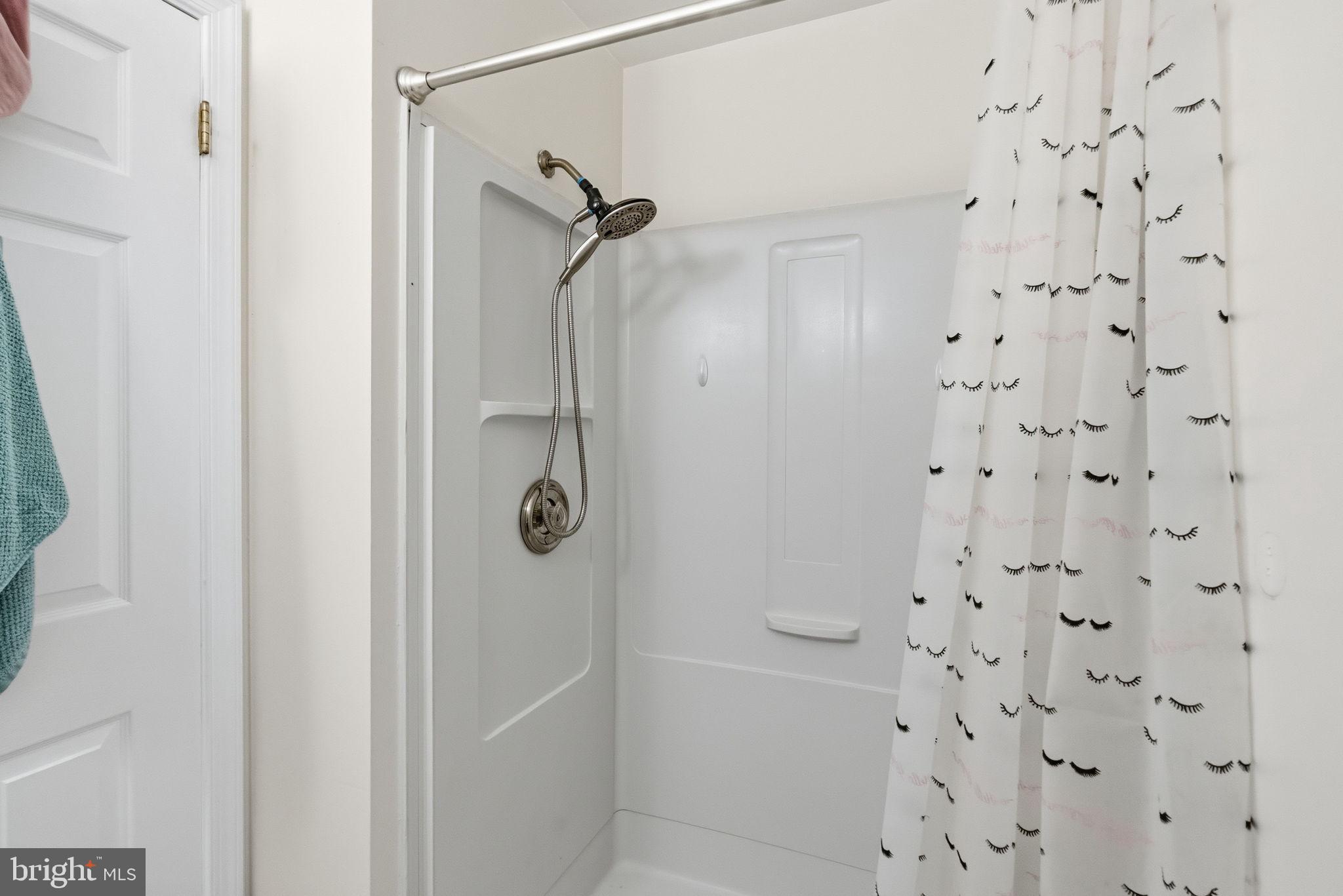 TRENT MANOR - Residential