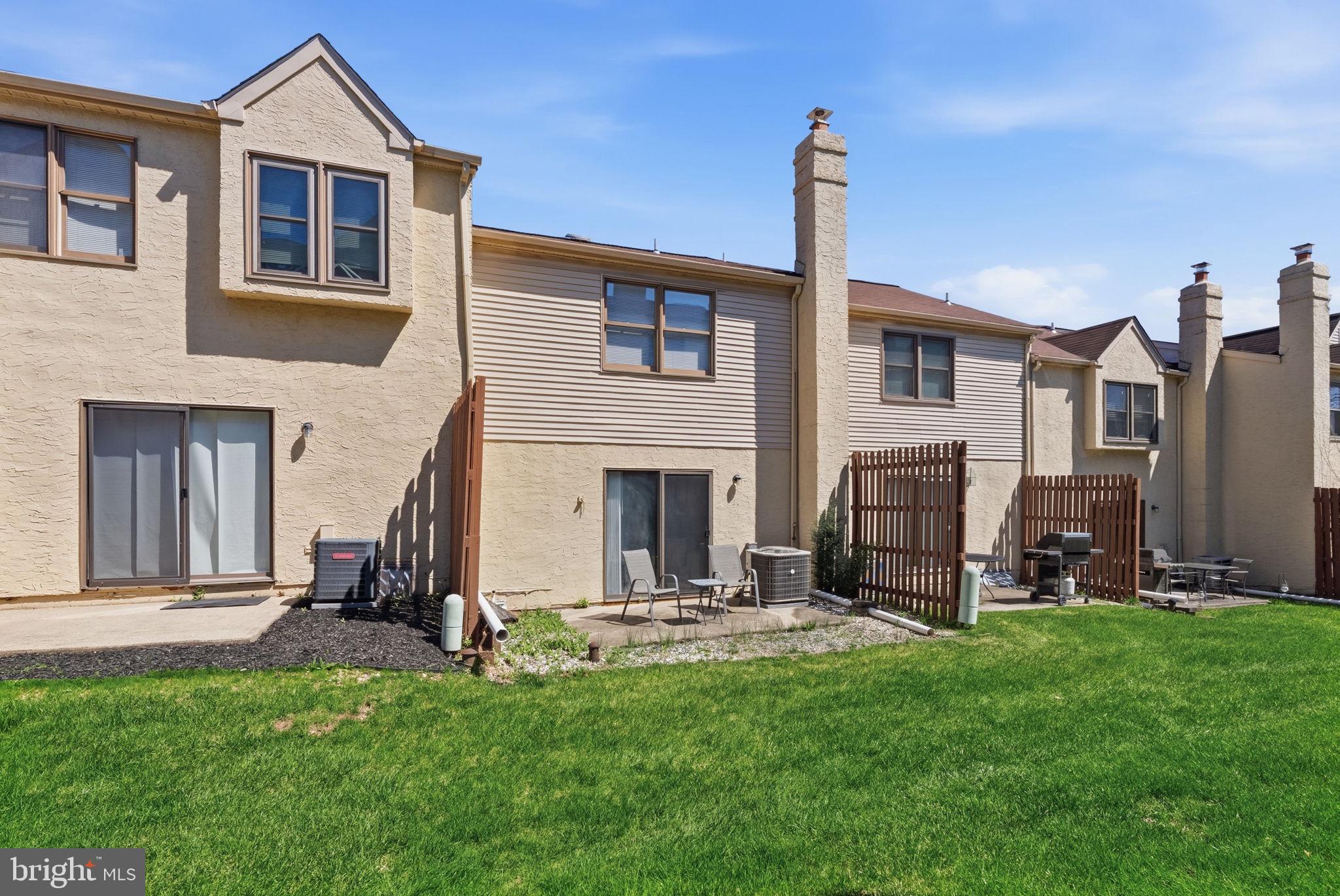 TRENT MANOR - Residential