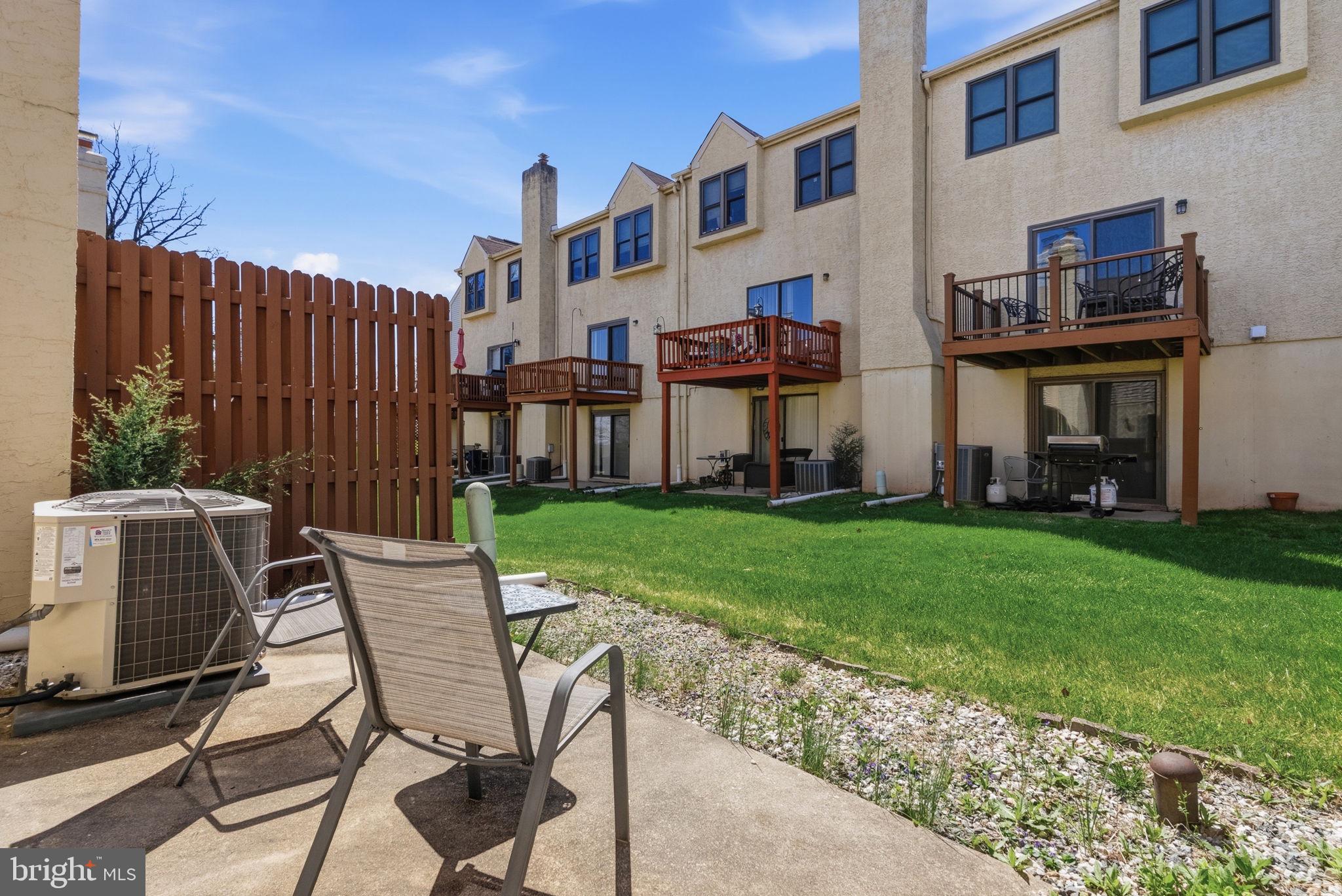 TRENT MANOR - Residential