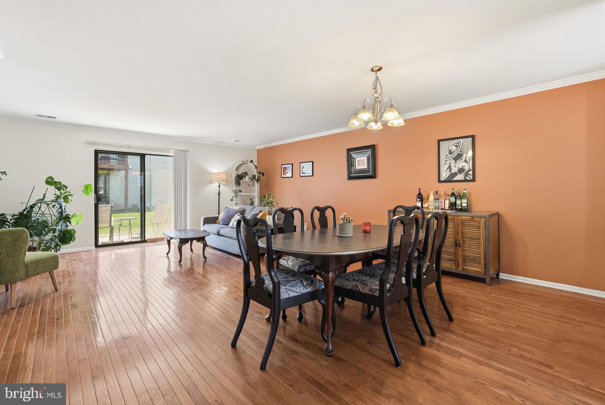 TRENT MANOR - Residential