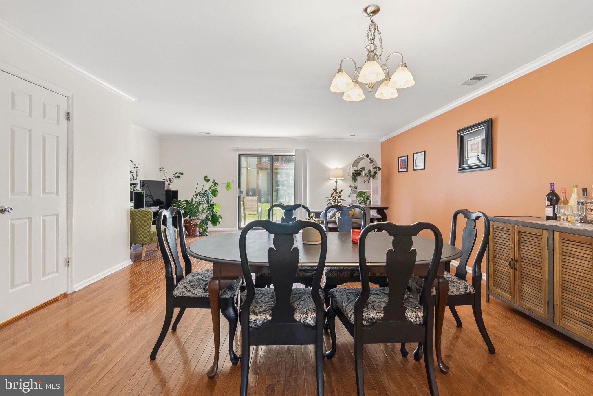 TRENT MANOR - Residential