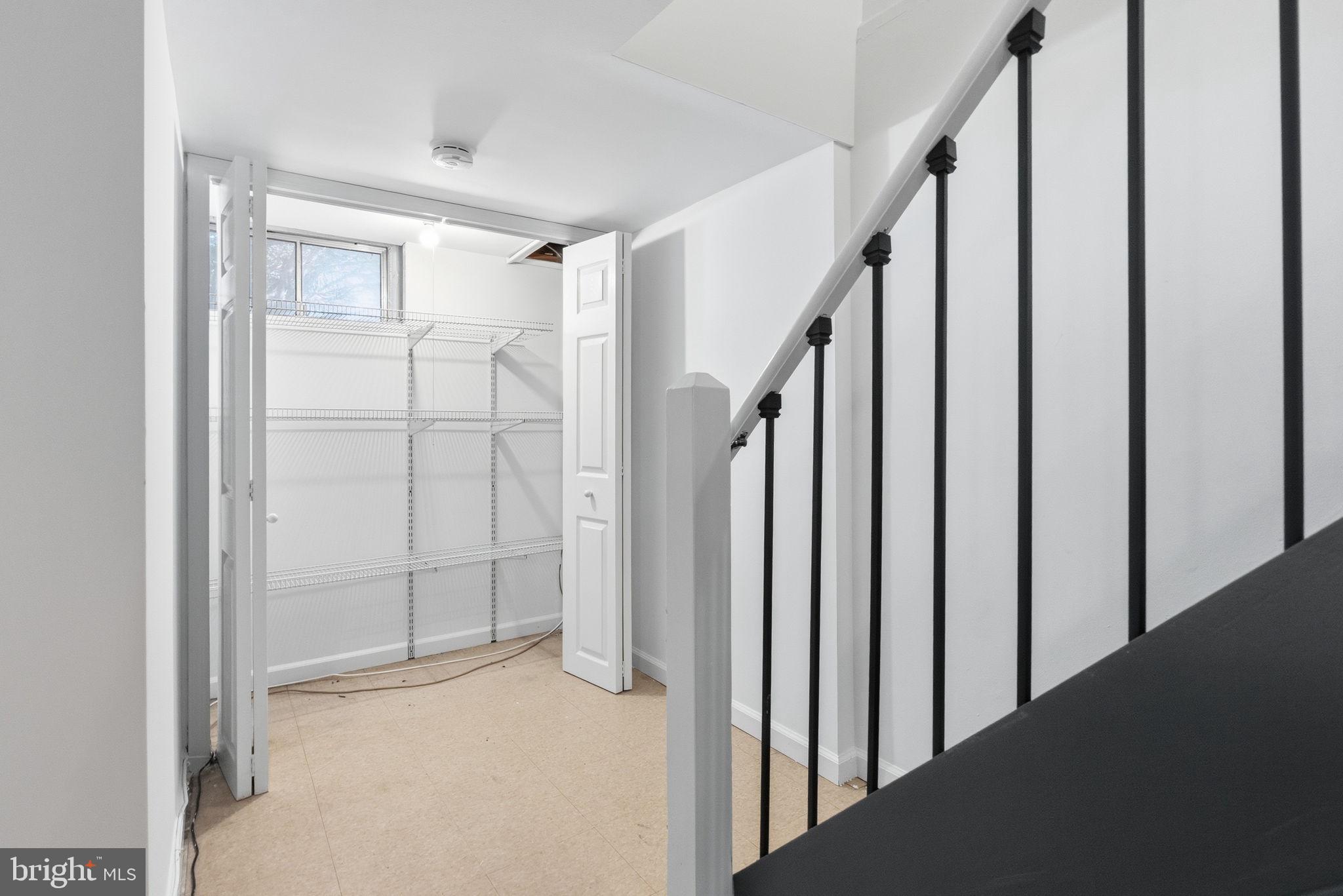 TRENT MANOR - Residential