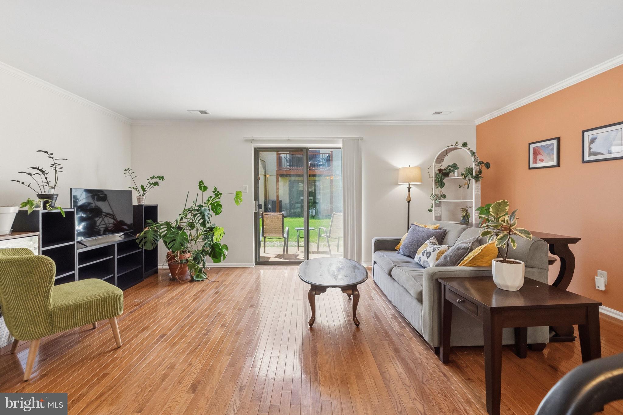 TRENT MANOR - Residential