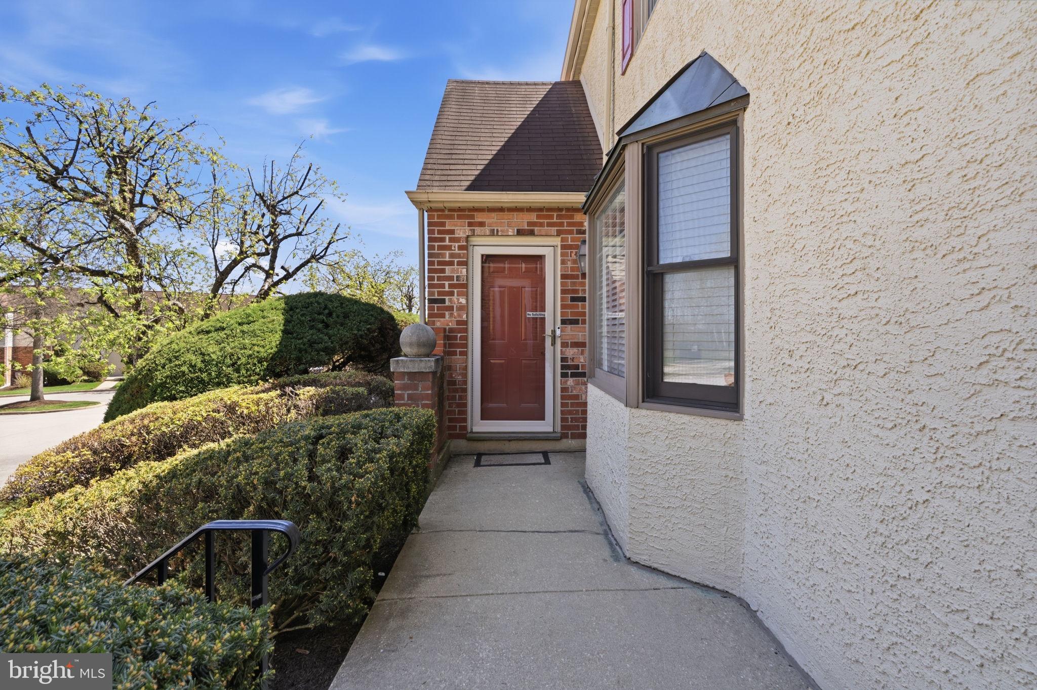 TRENT MANOR - Residential