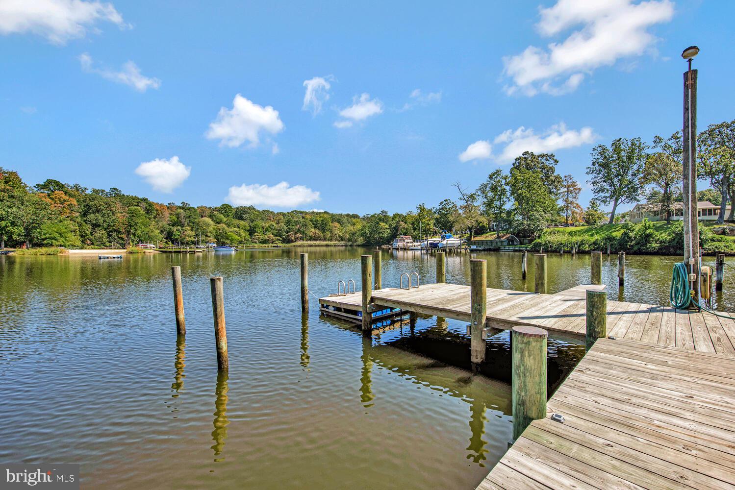 LAKE SHORE - Residential