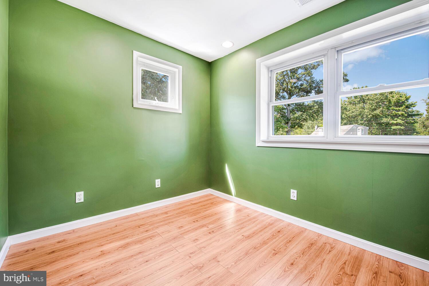 LAKE SHORE - Residential