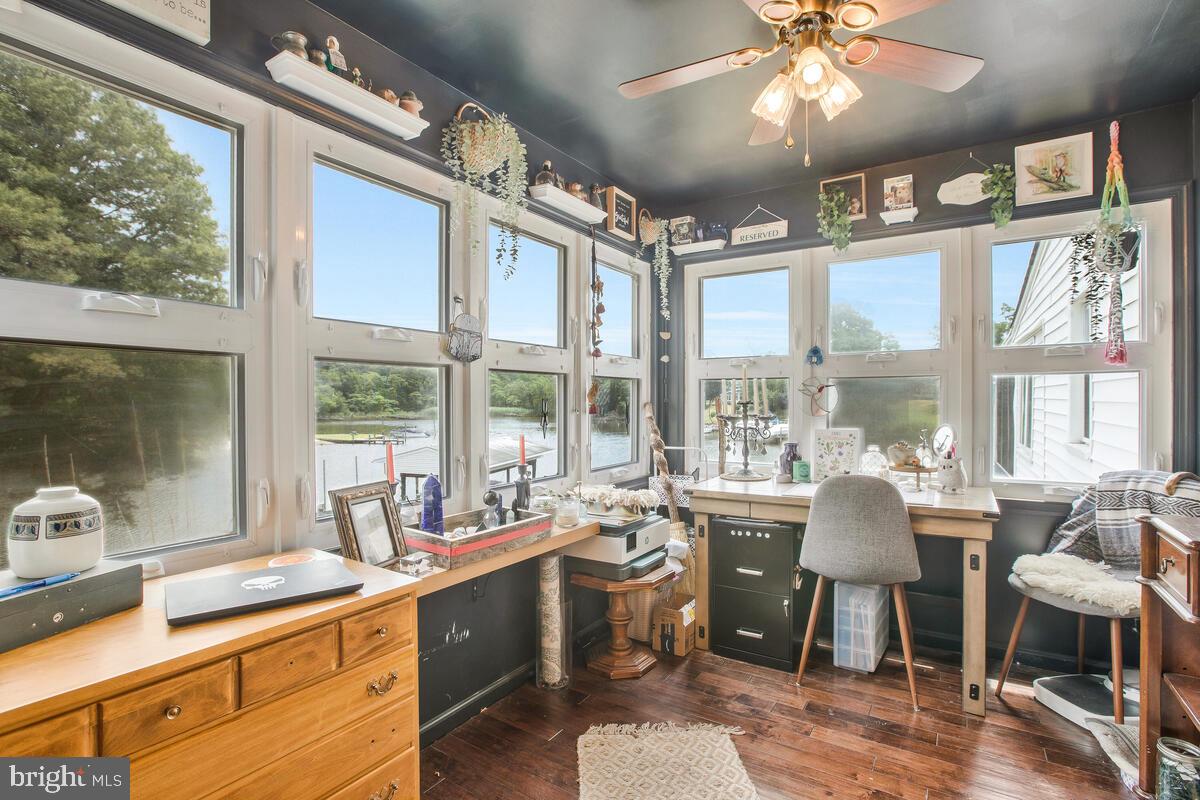 LAKE SHORE - Residential