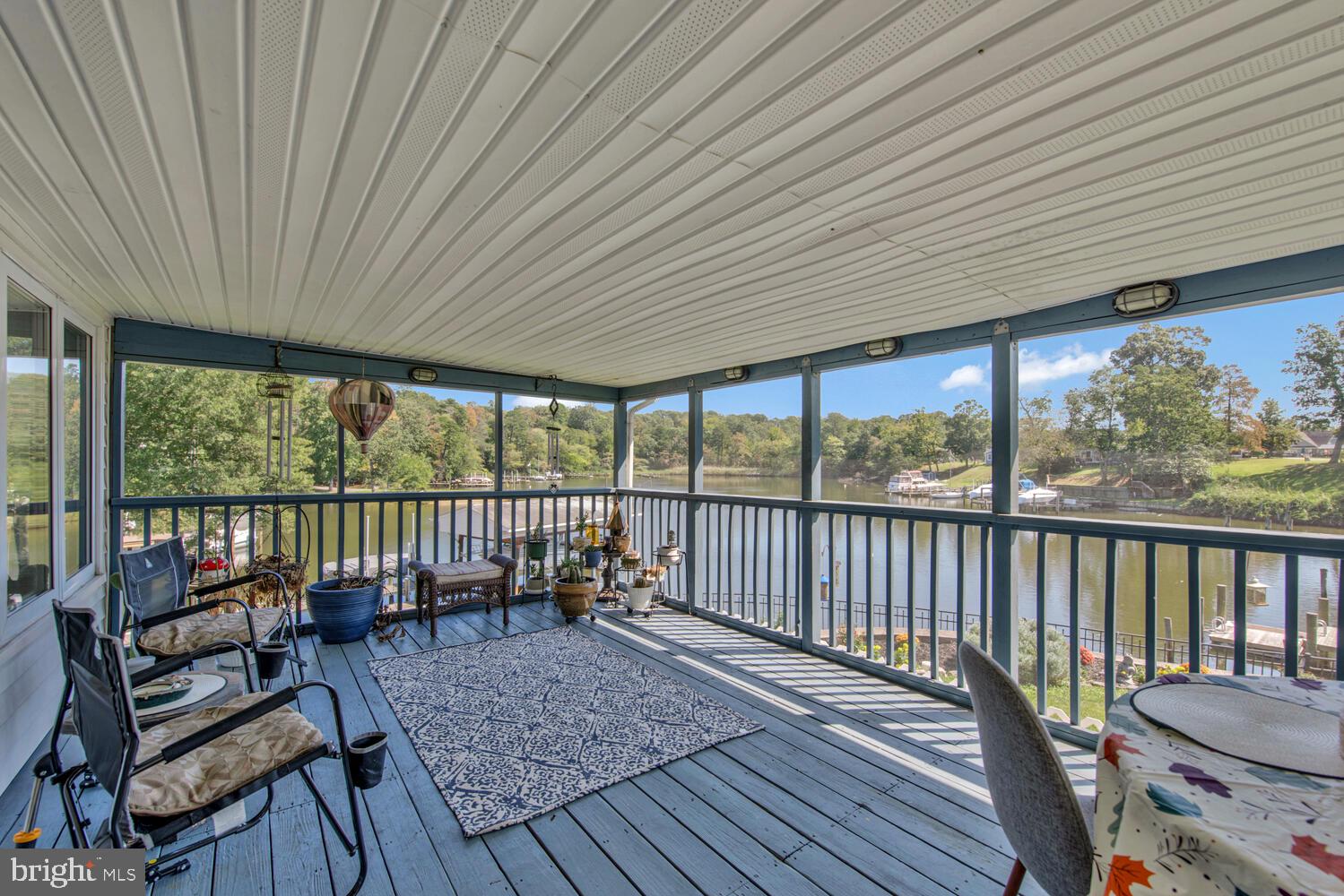 LAKE SHORE - Residential