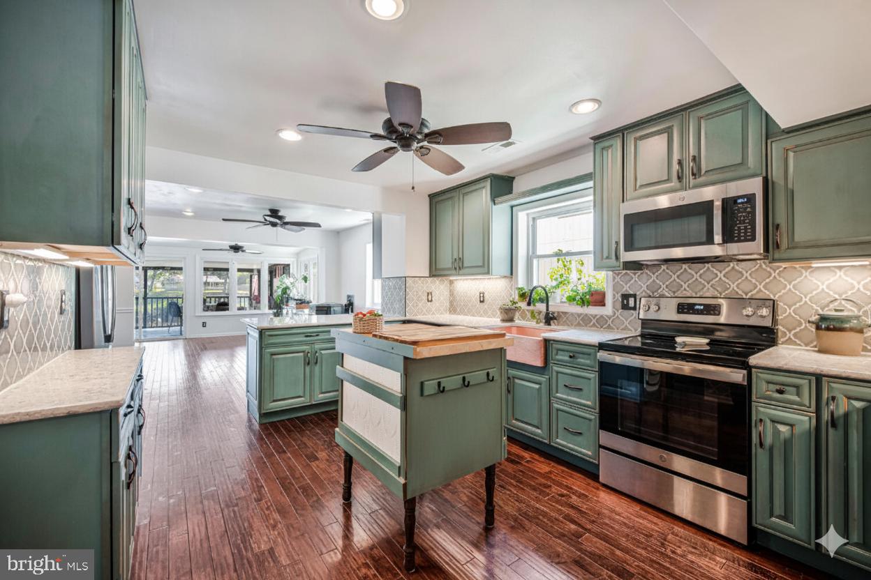 LAKE SHORE - Residential