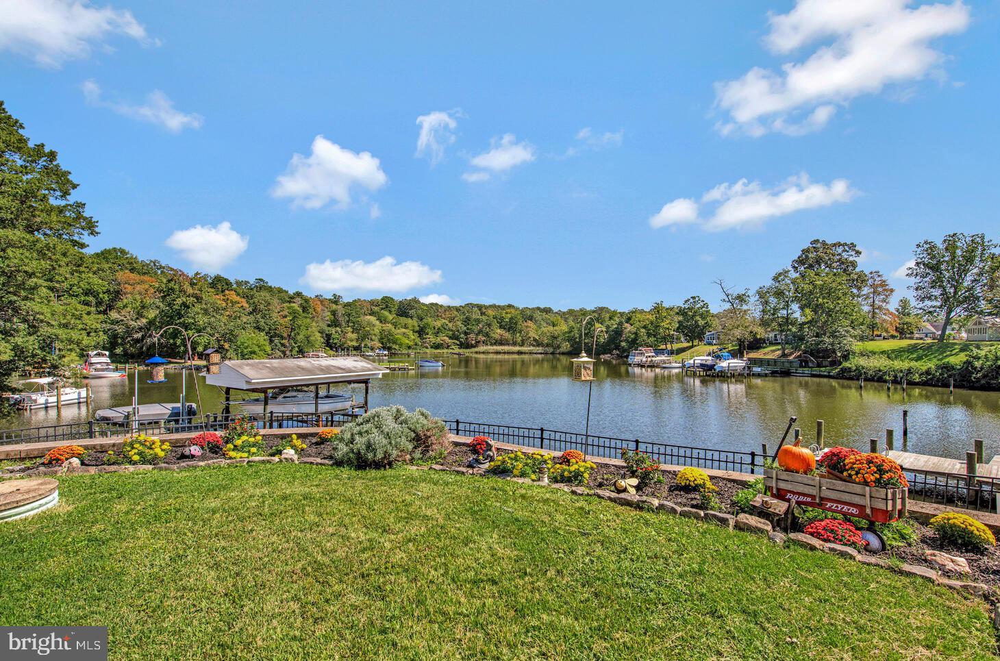 LAKE SHORE - Residential