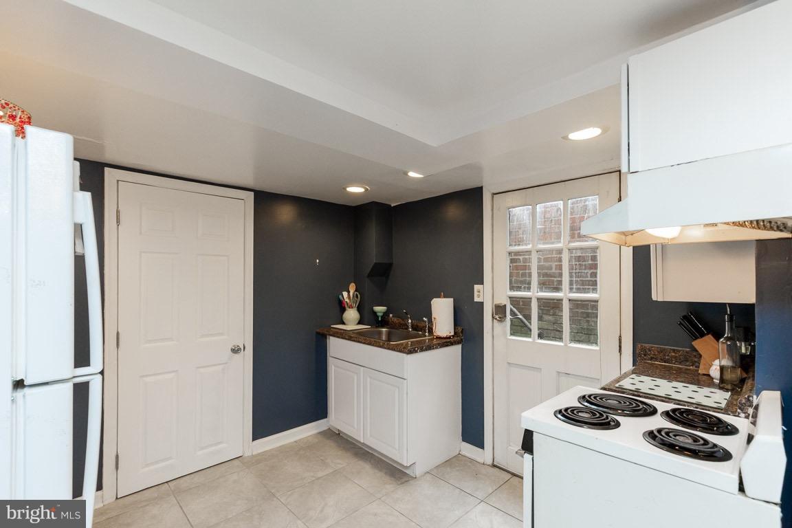 BETHESDA OUTSIDE - Residential