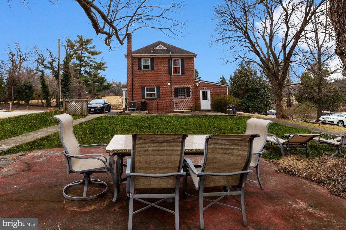 BETHESDA OUTSIDE - Residential