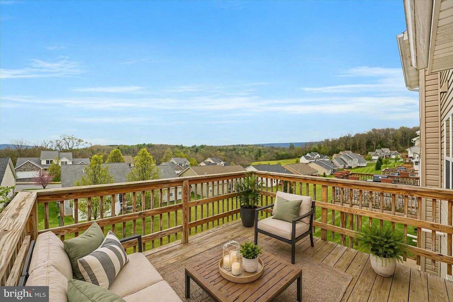 THE MEWS AT BURNHAM FARMS - Residential