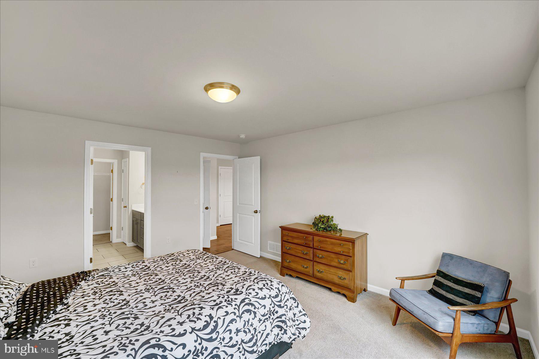 THE MEWS AT BURNHAM FARMS - Residential