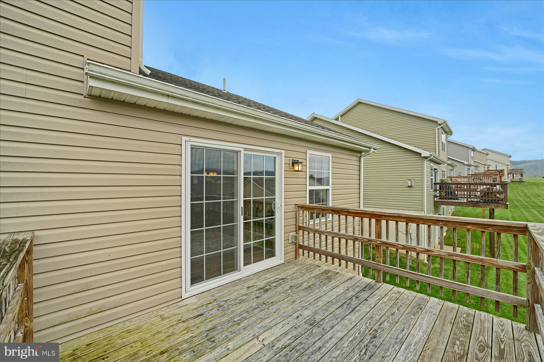 THE MEWS AT BURNHAM FARMS - Residential