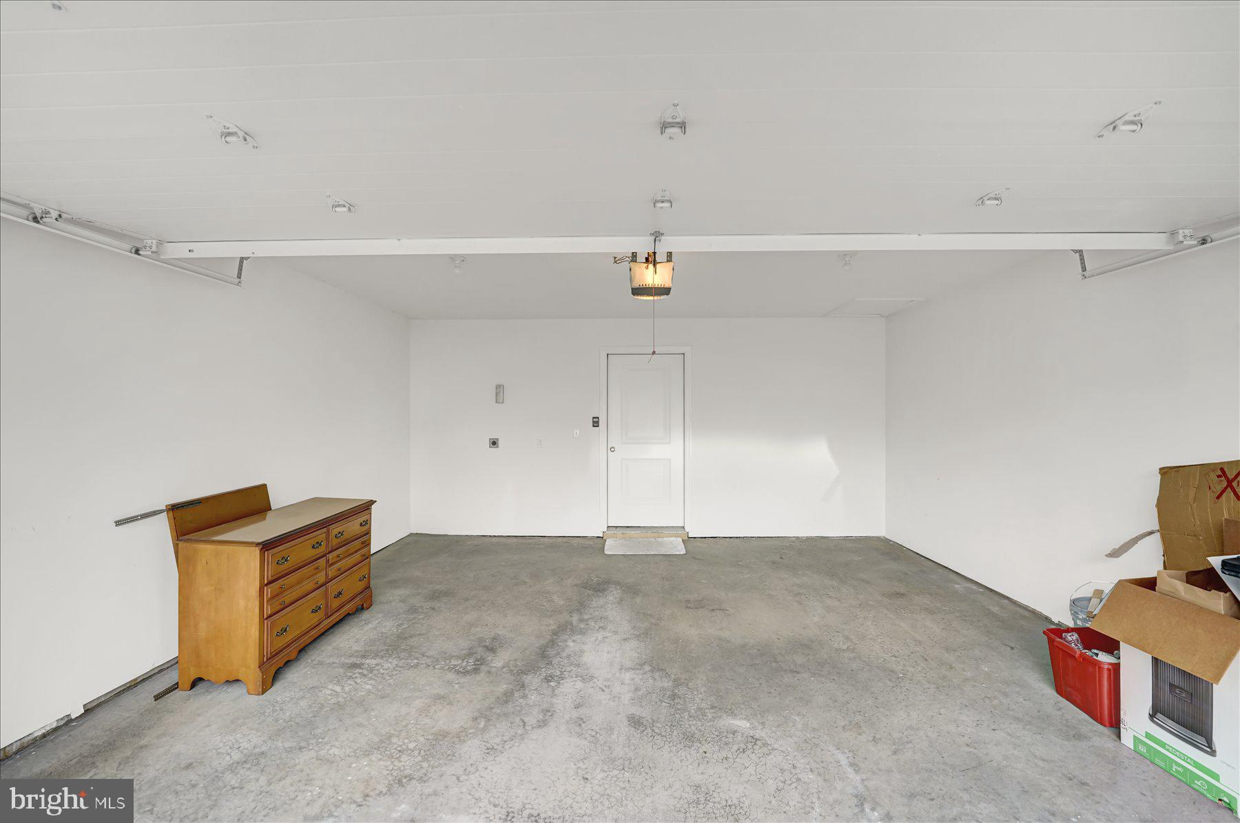 THE MEWS AT BURNHAM FARMS - Residential