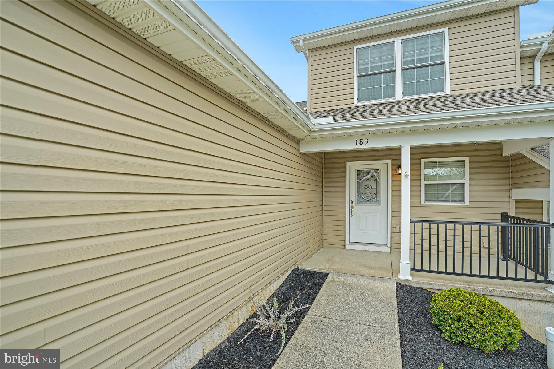 THE MEWS AT BURNHAM FARMS - Residential