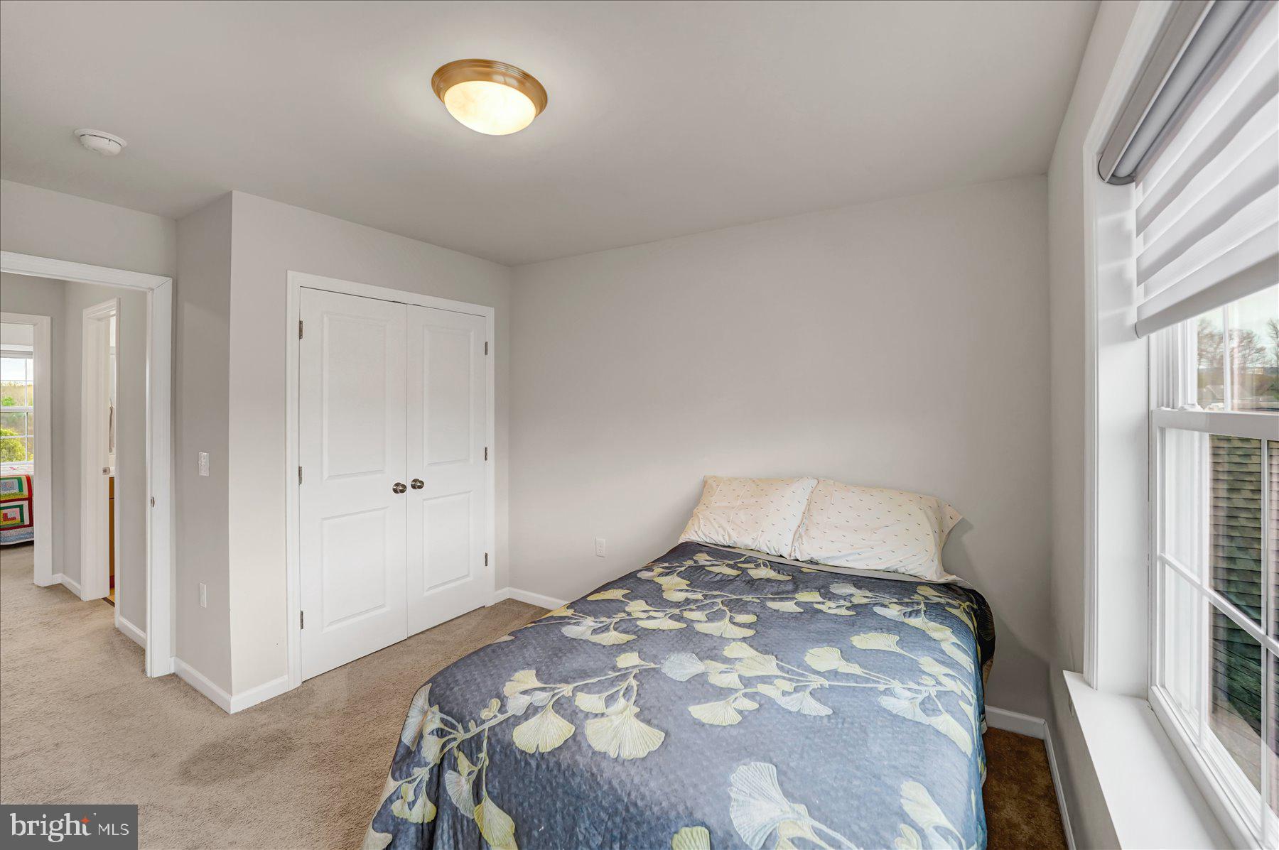 THE MEWS AT BURNHAM FARMS - Residential