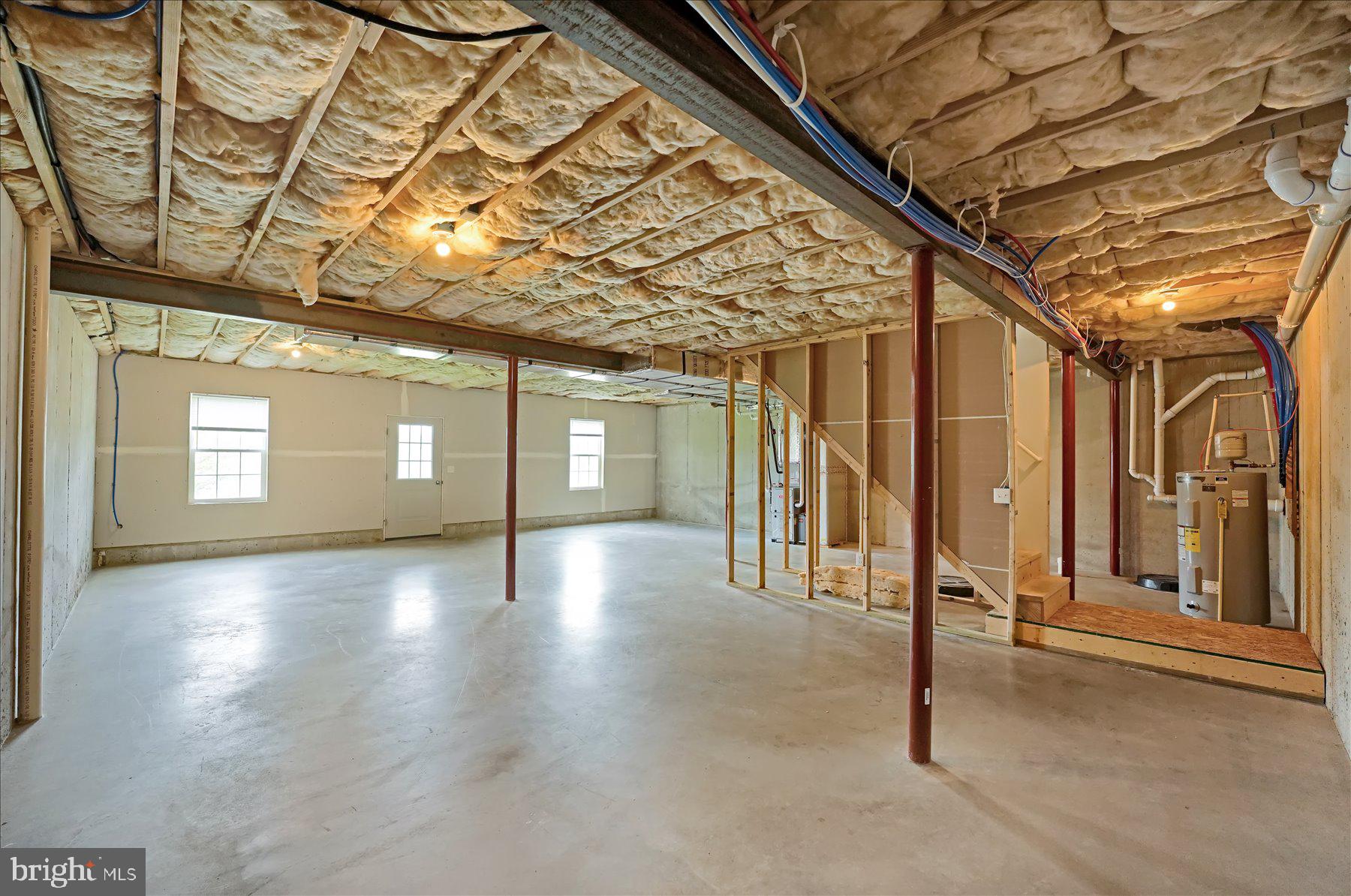 THE MEWS AT BURNHAM FARMS - Residential