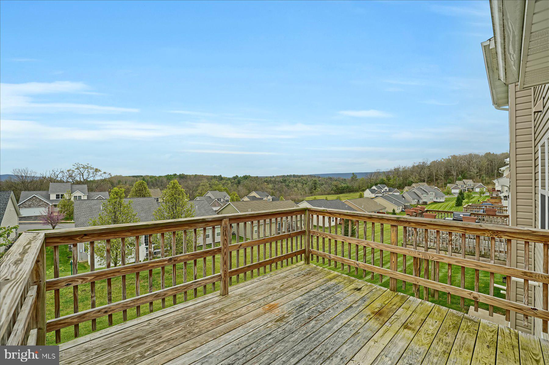 THE MEWS AT BURNHAM FARMS - Residential