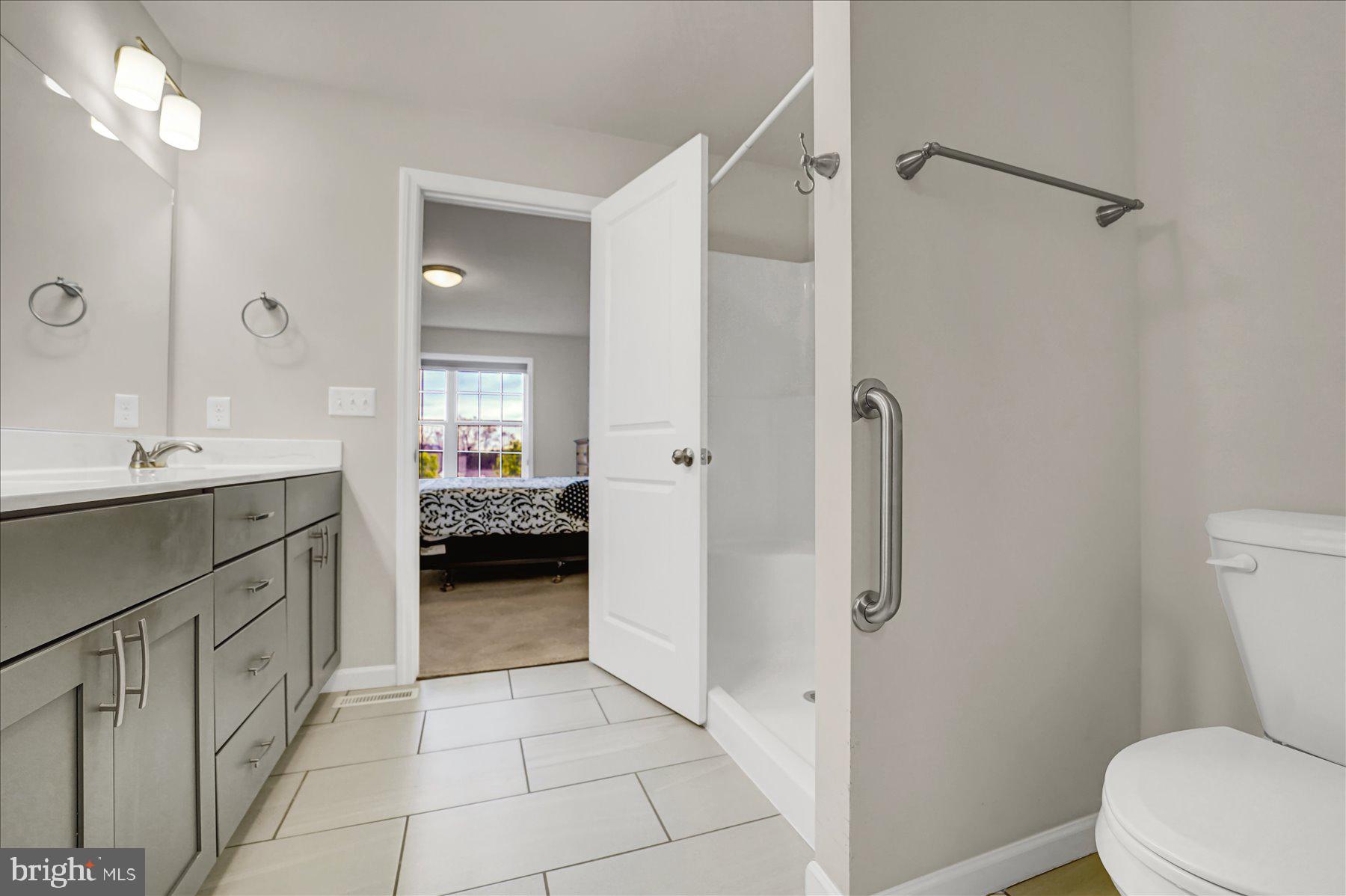 THE MEWS AT BURNHAM FARMS - Residential