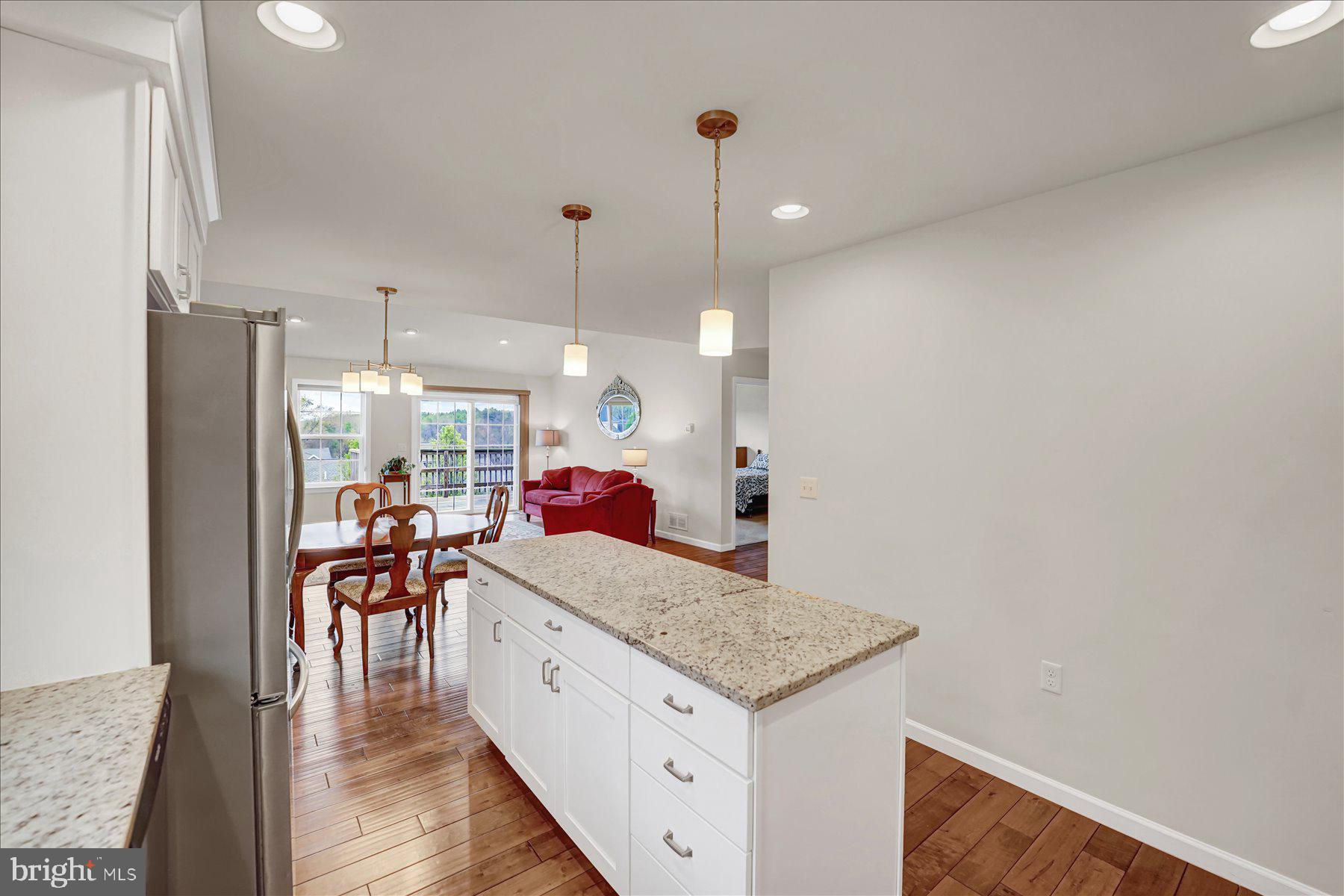 THE MEWS AT BURNHAM FARMS - Residential