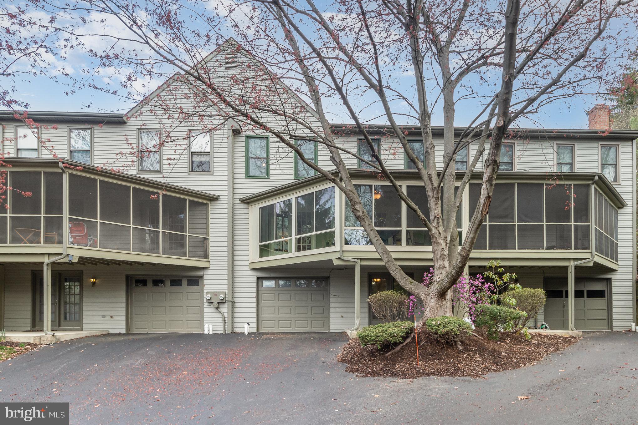 OAKMONT - Residential