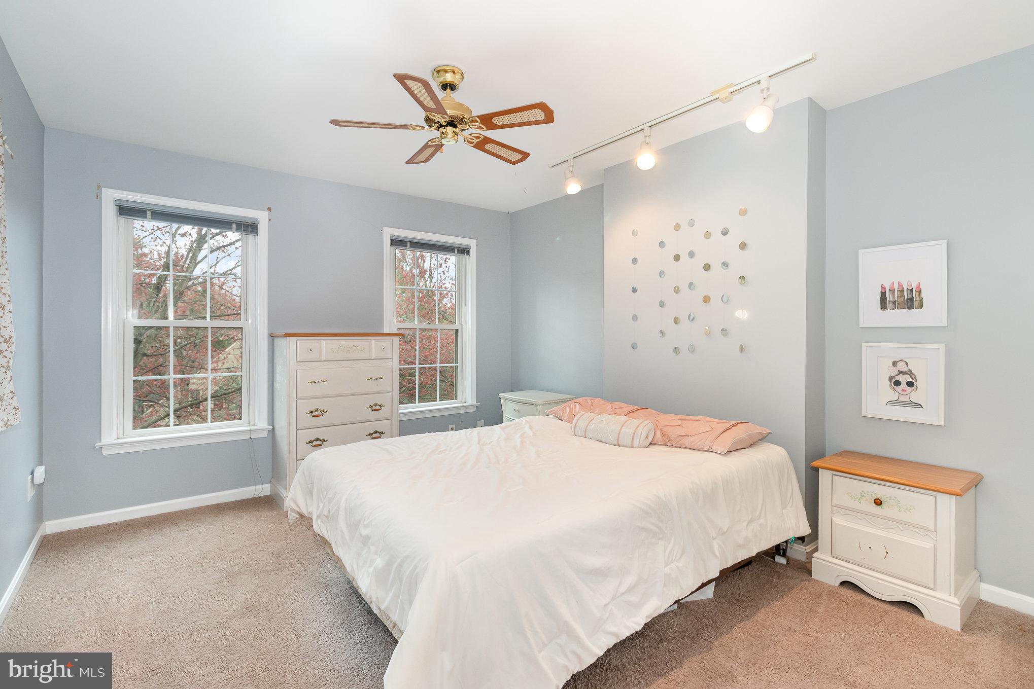 OAKMONT - Residential