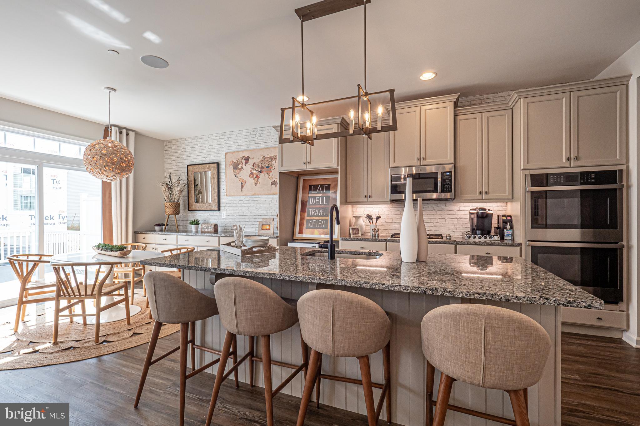 EAST VILLAGE - Residential