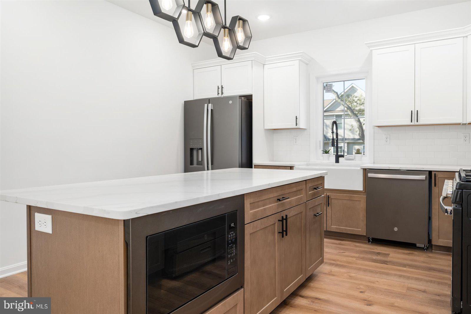 WALNUT HILL - Residential