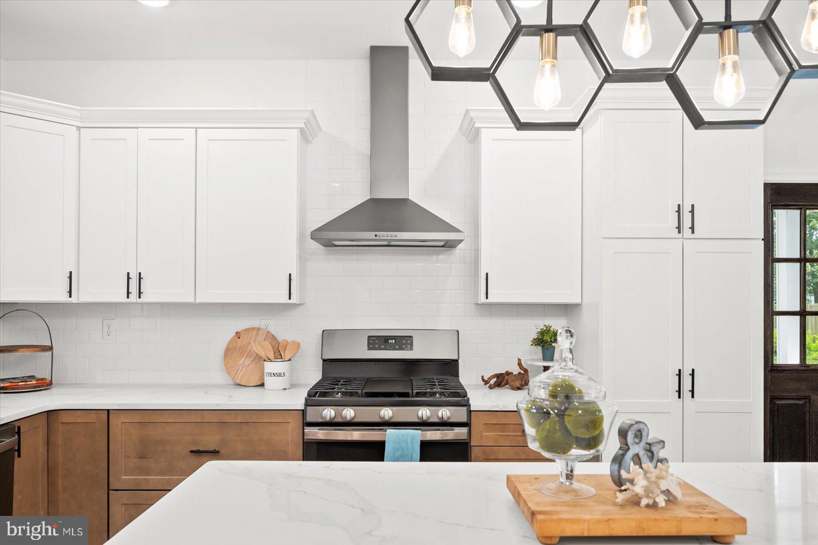 WALNUT HILL - Residential