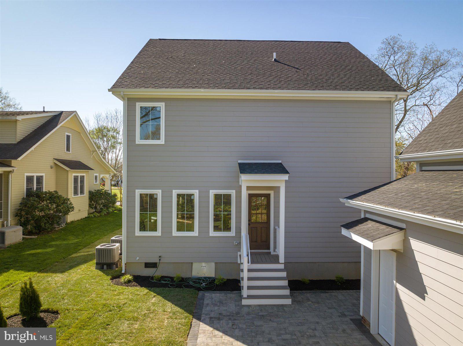 WALNUT HILL - Residential